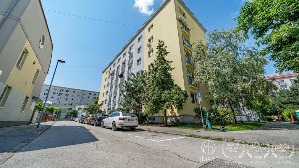 BOSEN | REZERVOVANÉ: 3 izbový byt v blízkosti centra mesta, Bratislava