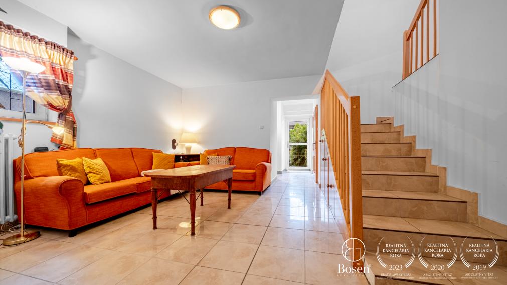 BOSEN | 6 izbový rodinný dom s vinohradom, 889 m2, Líščie údolie