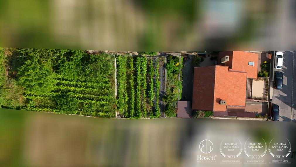 BOSEN | 6 izbový rodinný dom s vinohradom, 889 m2, Líščie údolie