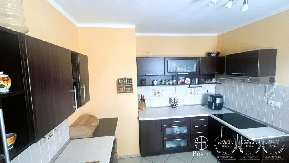 LOYALTERS |  Veľký 4-izbový byt s garážou v Janovej Lehote