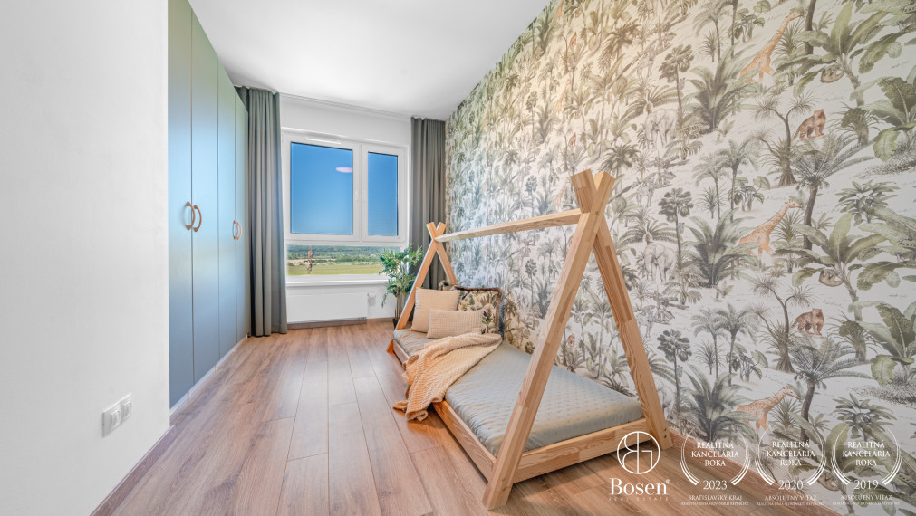 Bosen| Priestranný klimatizovaný 4-izbový byt s loggiou a 2 garážovými státiami – Bory Bývanie