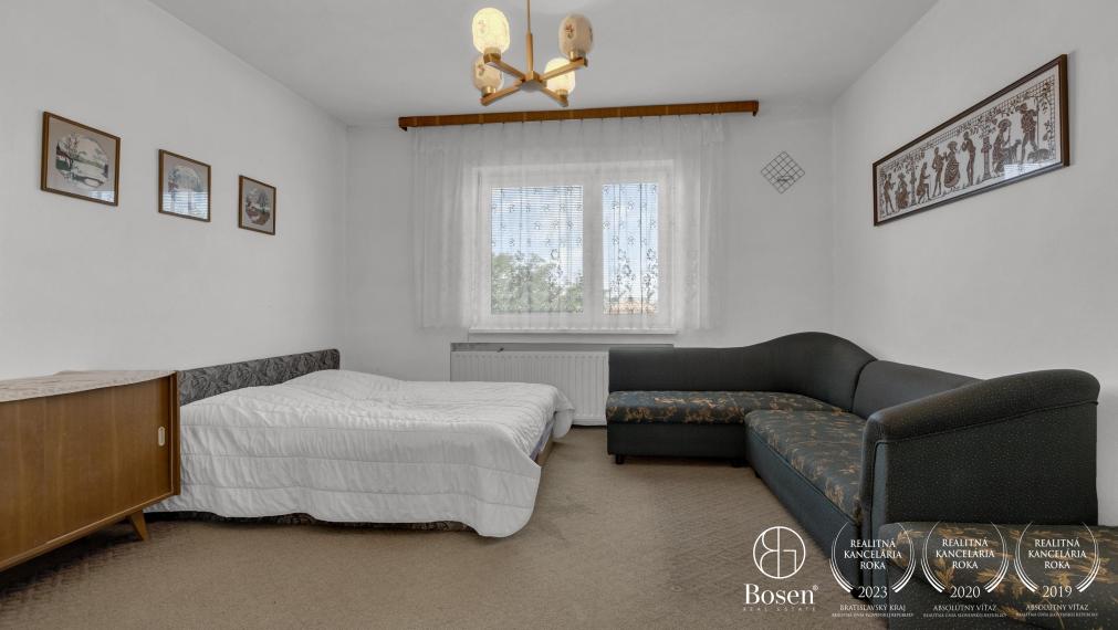 BOSEN | 4 izbový rodinný dom z 80 rokov, pozemok 666m2