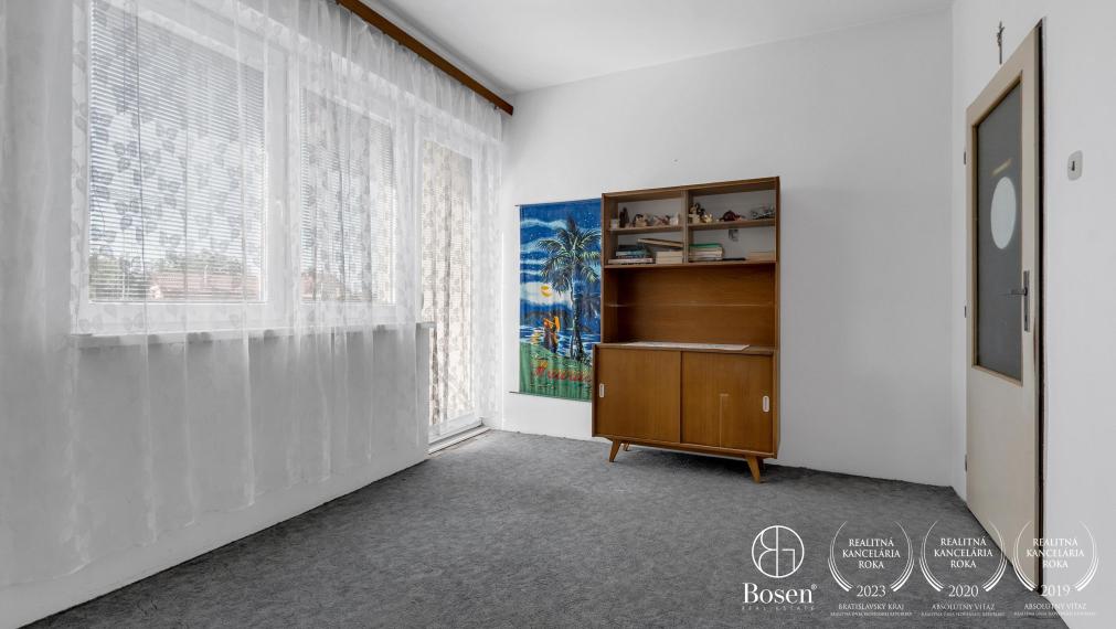 BOSEN | 4 izbový rodinný dom z 80 rokov, pozemok 666m2