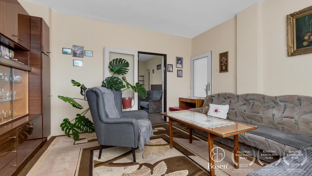 BOSEN | 4 izbový rodinný dom z 80 rokov, pozemok 666m2