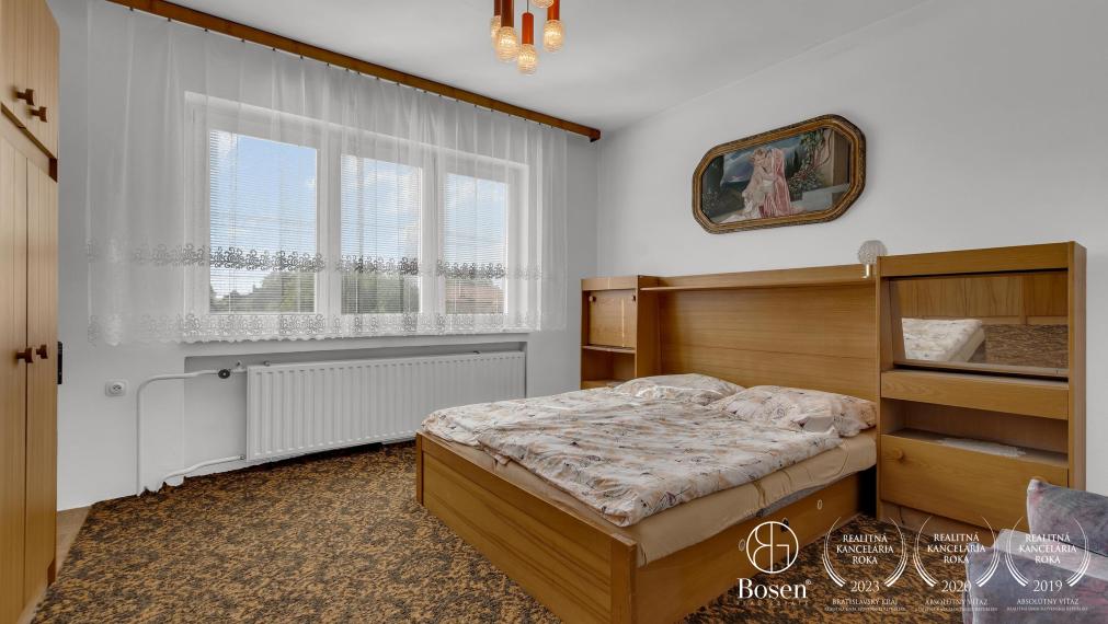 BOSEN | 4 izbový rodinný dom z 80 rokov, pozemok 666m2