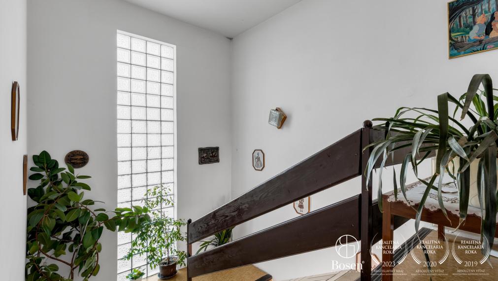 BOSEN | 4 izbový rodinný dom z 80 rokov, pozemok 666m2