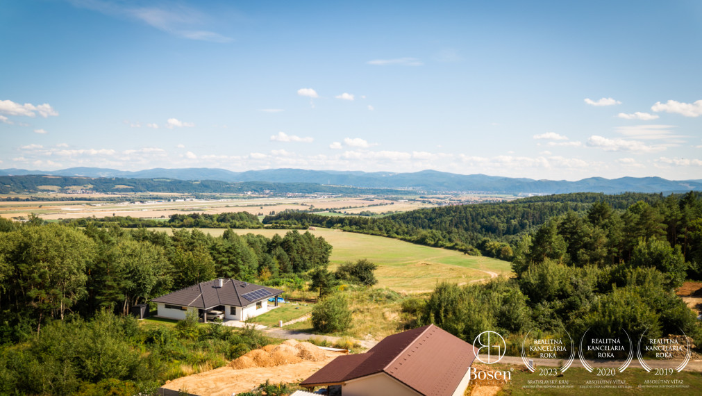 BOSEN |  Stavebný pozemok pre rodinný dom, výhľad, príroda.