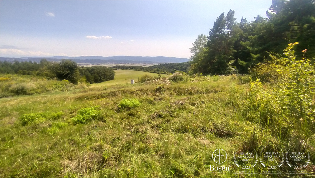 BOSEN |  Stavebný pozemok pre rodinný dom, výhľad, príroda.
