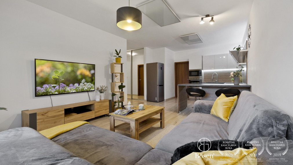 REZERVOVANÉ - BOSEN | Príjemný 3-izb, byt s dvomi balkónmi a 2 parkovacími miestami v obci Kaplna, 70 m²