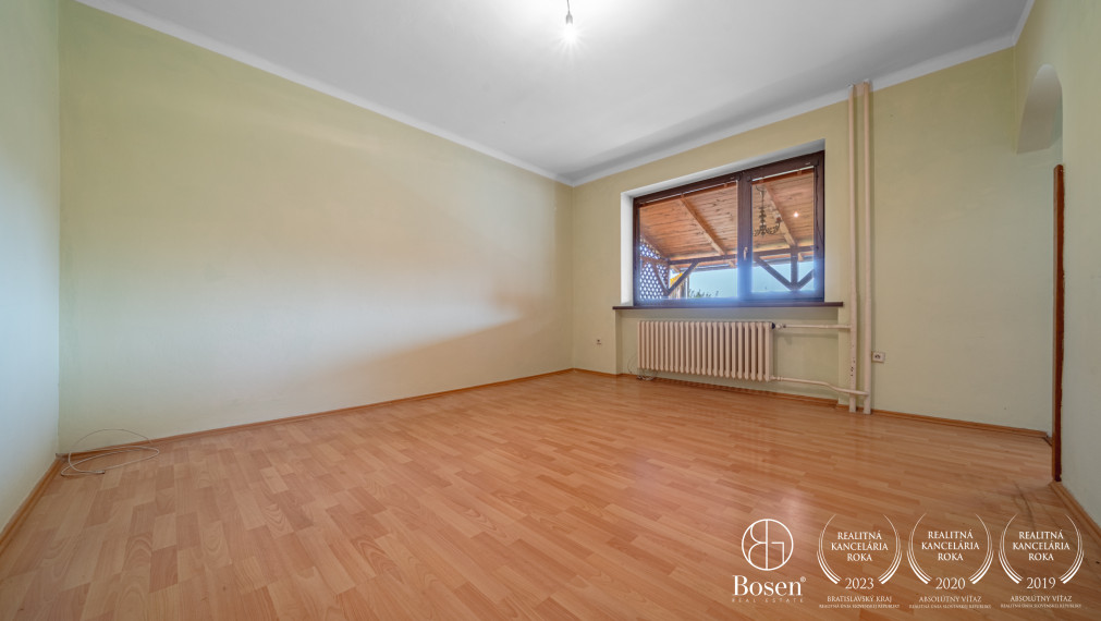 BOSEN | 4 izbový rodinný dom s veľkým potenciálom, pozemok 800 m2, Pavlice, Trnava