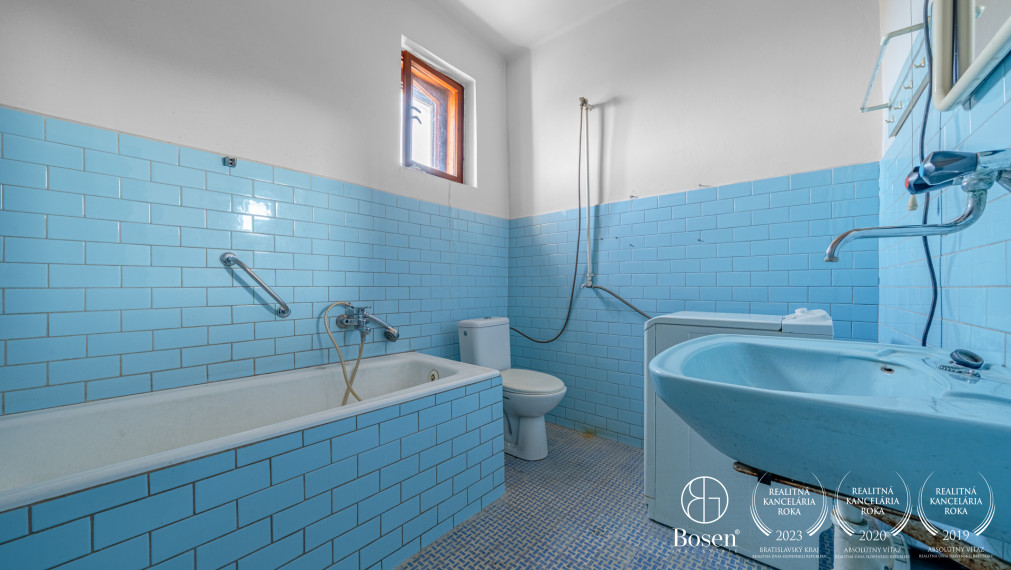 BOSEN | 4 izbový rodinný dom s veľkým potenciálom, pozemok 800 m2, Pavlice, Trnava