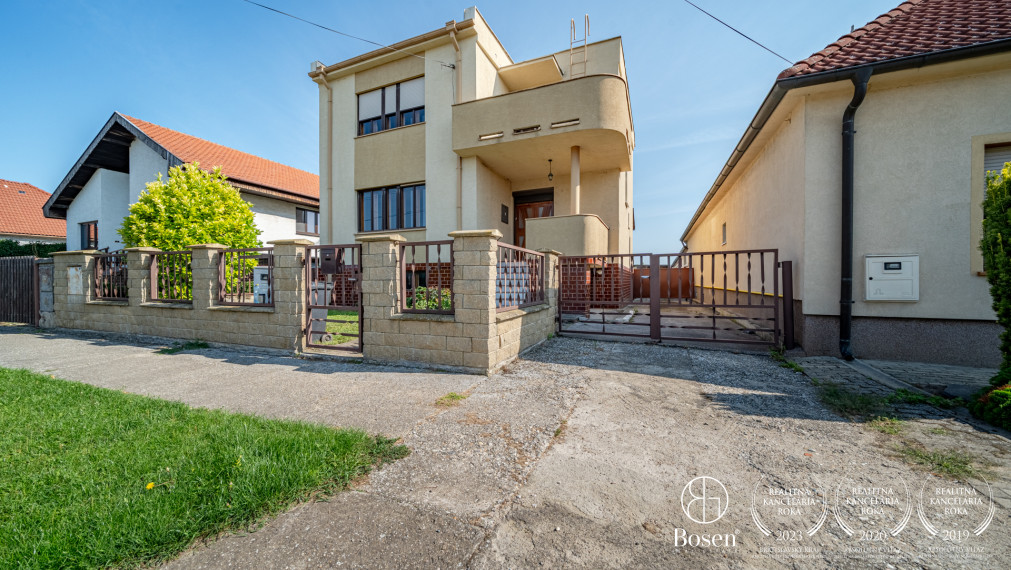 BOSEN | 4 izbový rodinný dom s veľkým potenciálom, pozemok 800 m2, Pavlice, Trnava