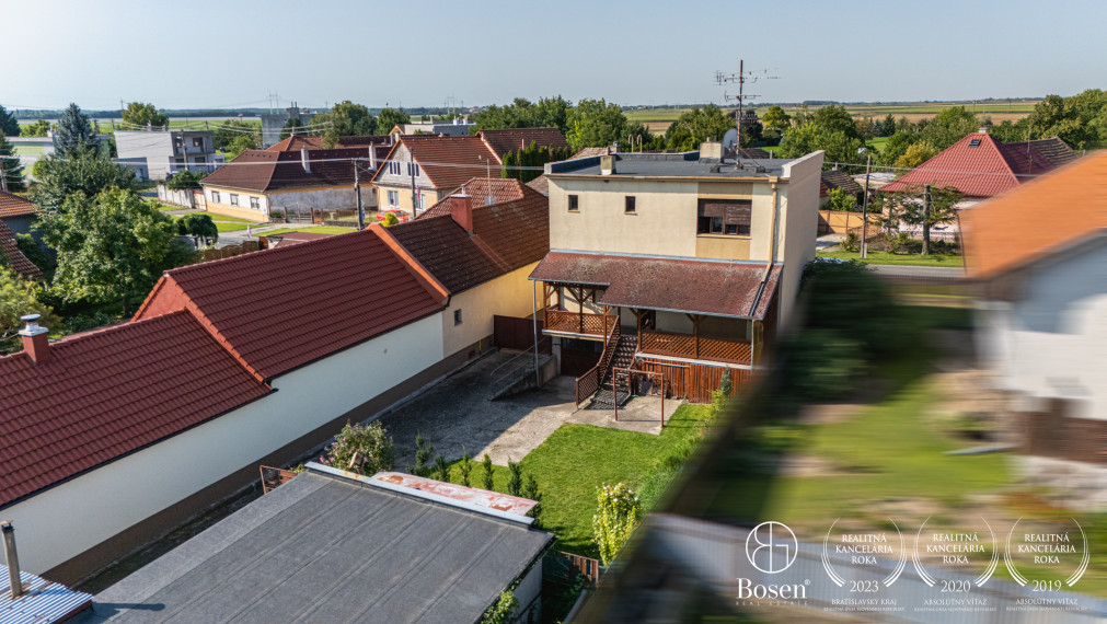 BOSEN | 4 izbový rodinný dom s veľkým potenciálom, pozemok 800 m2, Pavlice, Trnava