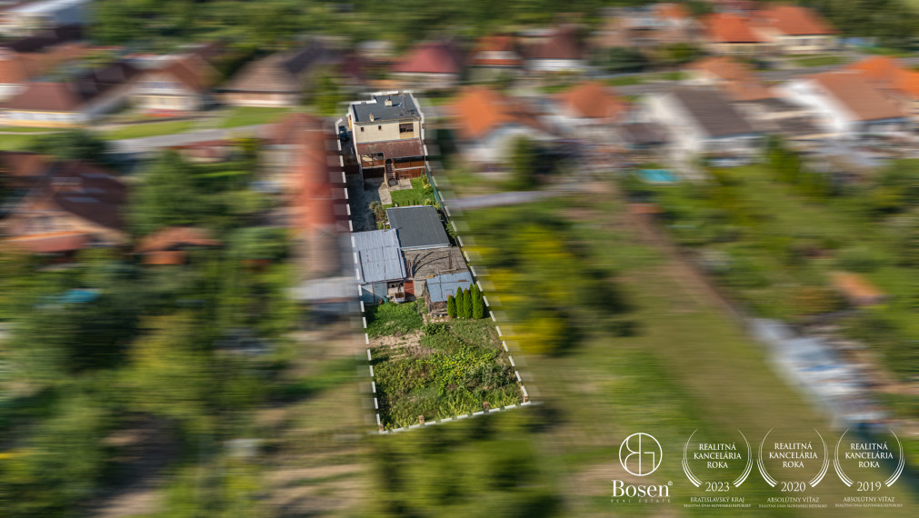 BOSEN | 4 izbový rodinný dom s veľkým potenciálom, pozemok 800 m2, Pavlice, Trnava