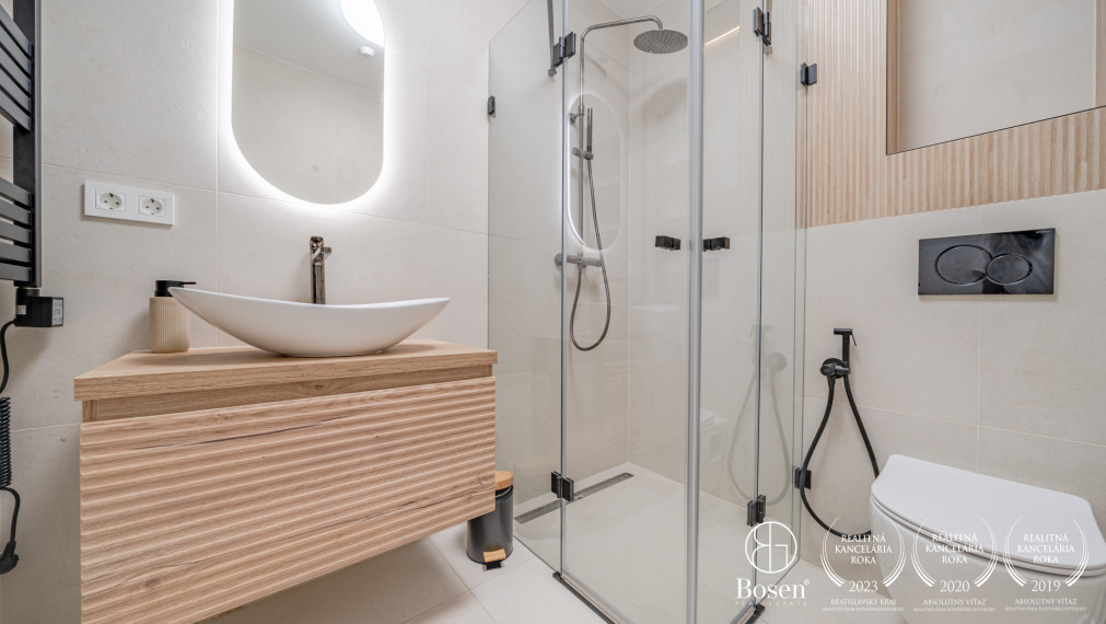 Bosen Realicity / Prenájom 5 izbový Rodinný dom Wolfsthal/ Rakúsko