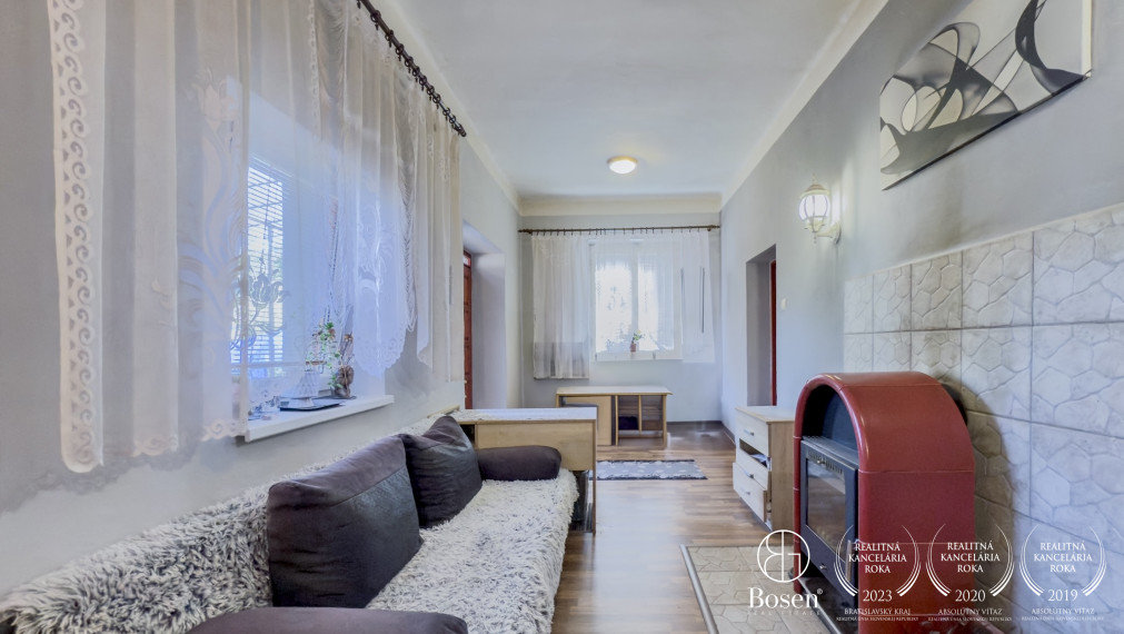 BOSEN | Rezervované, rodinný dom s garážou a záhradou, Belina, 1150m2