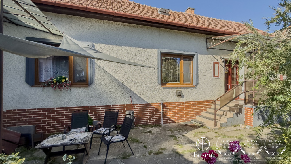 BOSEN | Rezervované, rodinný dom s garážou a záhradou, Belina, 1150m2