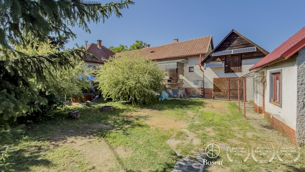 BOSEN | Rezervované, rodinný dom s garážou a záhradou, Belina, 1150m2