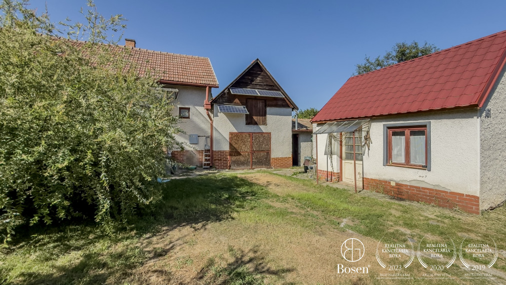 BOSEN | Rezervované, rodinný dom s garážou a záhradou, Belina, 1150m2