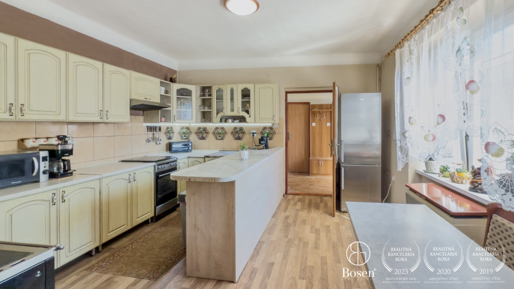 BOSEN | Rezervované, rodinný dom s garážou a záhradou, Belina, 1150m2