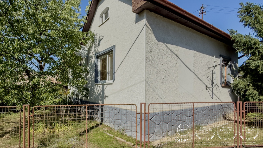 BOSEN | Rezervované, rodinný dom s garážou a záhradou, Belina, 1150m2