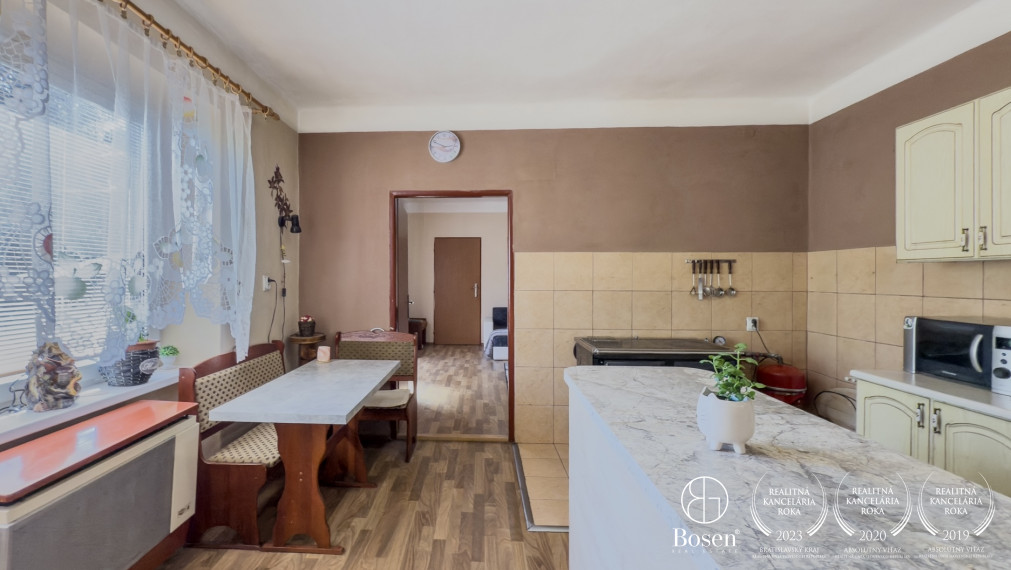 BOSEN | Rezervované, rodinný dom s garážou a záhradou, Belina, 1150m2