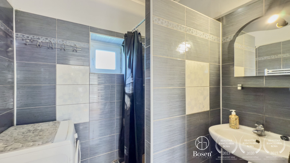 BOSEN | Rezervované, rodinný dom s garážou a záhradou, Belina, 1150m2