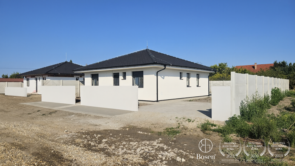 BOSEN | REZERVOVANÉ | 4-i rodinný dom s terasou v obci Ohrady