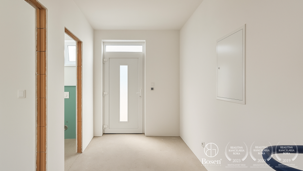 BOSEN | REZERVOVANÉ | 4-i rodinný dom s terasou v obci Ohrady