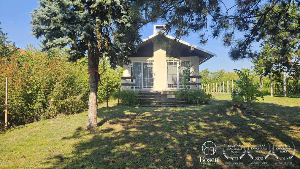 BOSEN | Záhradná chata s 10 árovým pozemkom – Marcelová, Cinkotské vinohrady