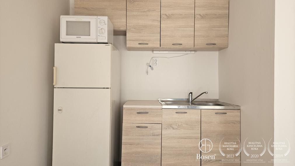 BOSEN | Záhradná chata s 10 árovým pozemkom – Marcelová, Cinkotské vinohrady