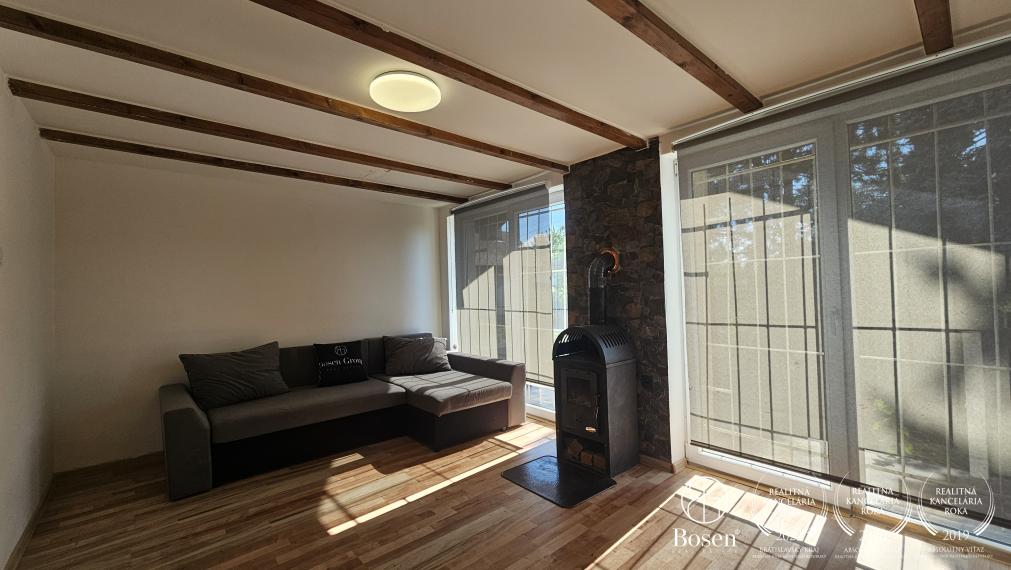 BOSEN | Záhradná chata s 10 árovým pozemkom – Marcelová, Cinkotské vinohrady