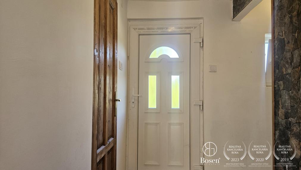 BOSEN | Záhradná chata s 10 árovým pozemkom – Marcelová, Cinkotské vinohrady