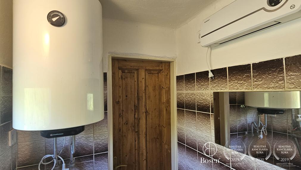 BOSEN | Záhradná chata s 10 árovým pozemkom – Marcelová, Cinkotské vinohrady