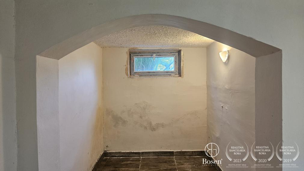 BOSEN | Záhradná chata s 10 árovým pozemkom – Marcelová, Cinkotské vinohrady