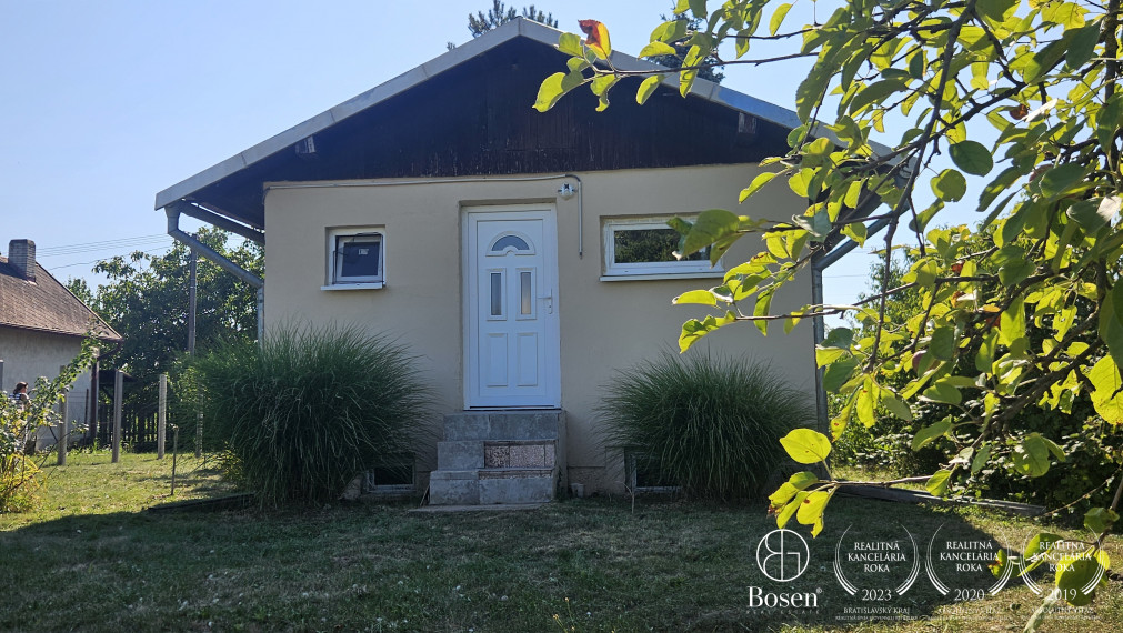 BOSEN | Záhradná chata s 10 árovým pozemkom – Marcelová, Cinkotské vinohrady