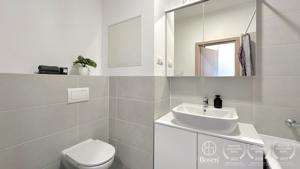 BOSEN | PRENAJATÉ: 2 izbový byt s parkovacím státím, Slnečnice