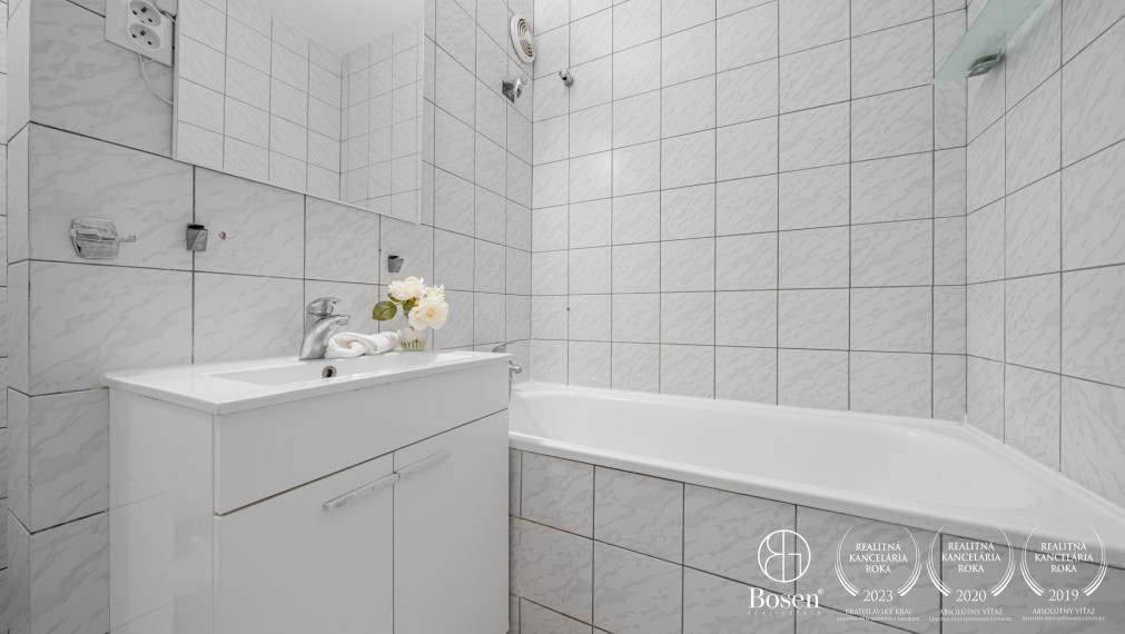 BOSEN | REZERVOVANÉ | Slnečný a tichý 2 izbový byt, Jilemnického, Stupava