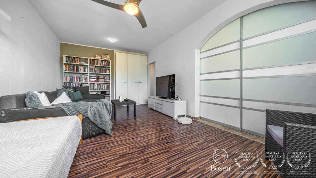 BOSEN | REZERVOVANÉ | Slnečný a tichý 2 izbový byt, Jilemnického, Stupava