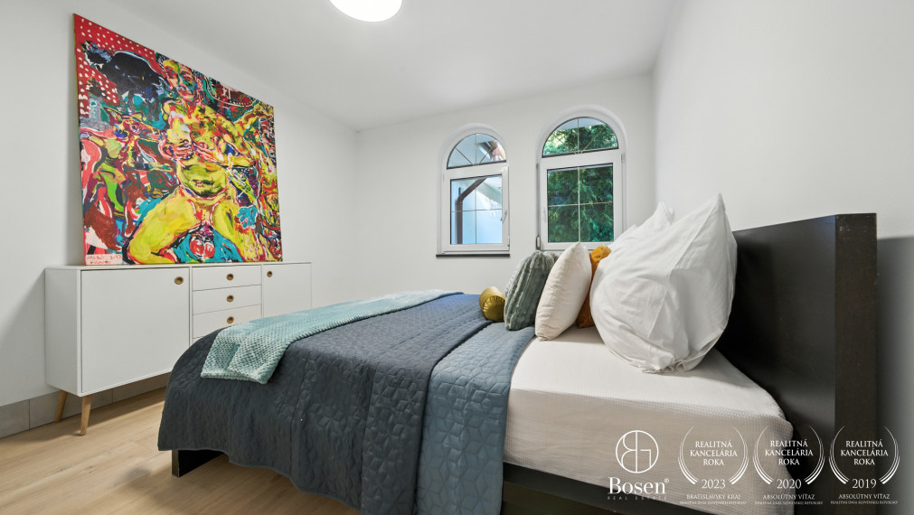 BOSEN| Dizajnový rodinný dom s bazénom v srdci Malých Karpát