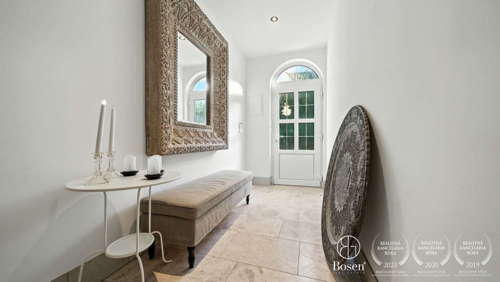 BOSEN| Dizajnový rodinný dom s bazénom v srdci Malých Karpát