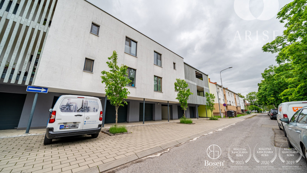 ARISE | Moderný 3-izbový byt s vlastnou garážou - Nováky