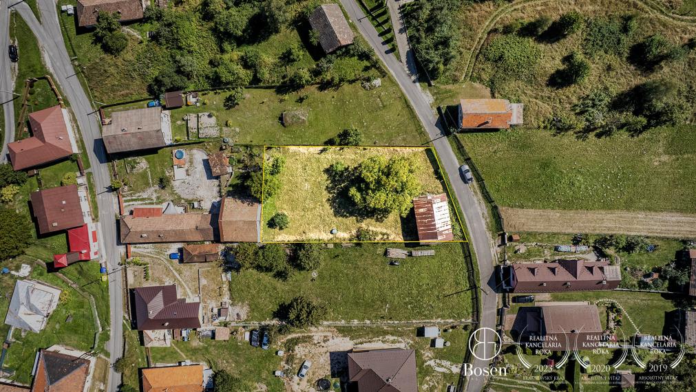 BOSEN | Stavebný pozemok v krásnej lokalite Kaľava, 1000m2