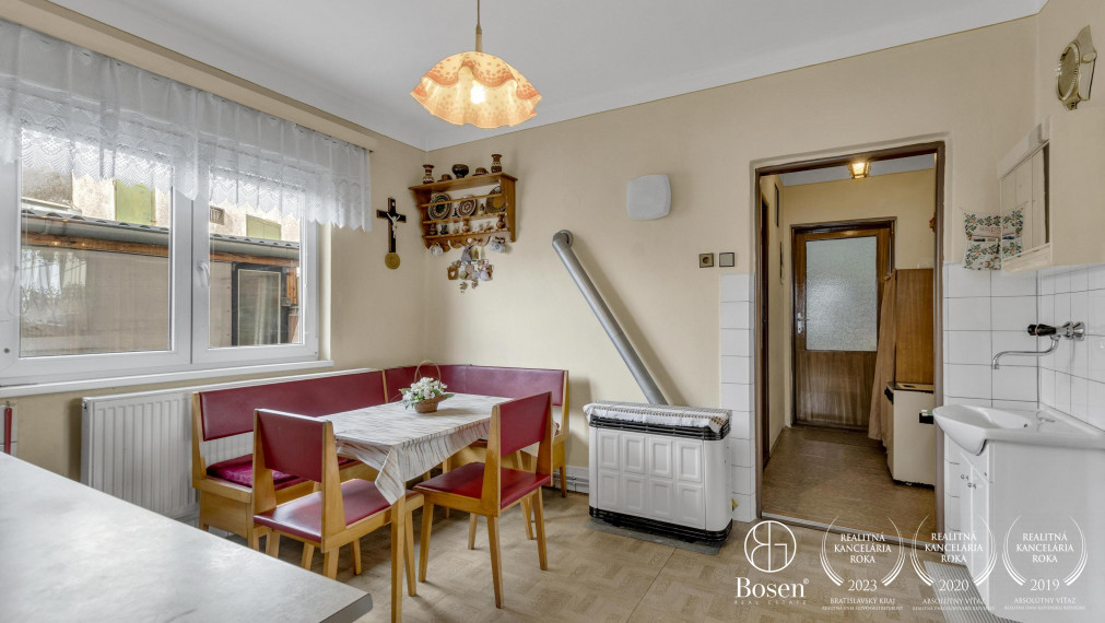 BOSEN | REZERVOVANÉ! Na predaj 4 izbový rodinný dom Veľké Leváre