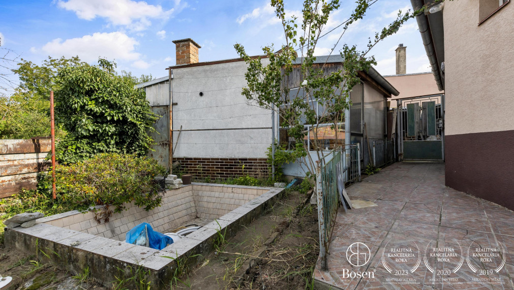 BOSEN | REZERVOVANÉ! Na predaj 4 izbový rodinný dom Veľké Leváre