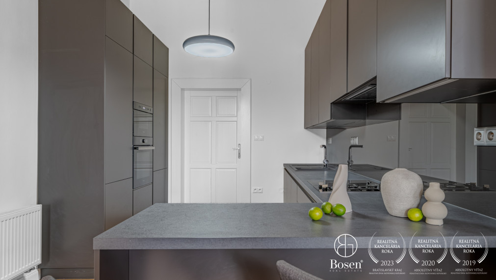 BOSEN | Nadštandardný 3 izbový byt s vysokými stropmi, Staré Mesto, Palisády - Štefánikova, 116 m2