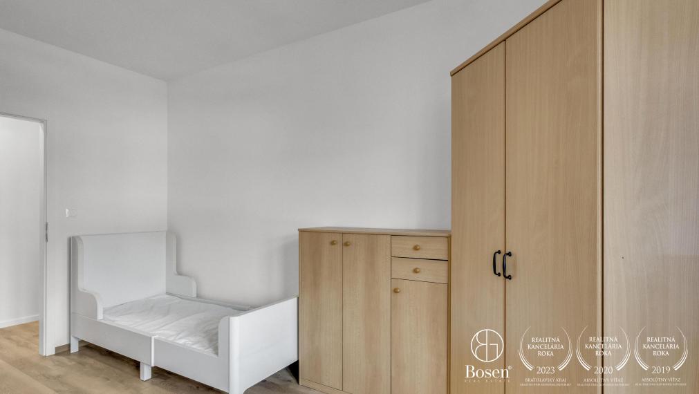 BOSEN | priestranný 3 izbový byt v centre mesta Malacky, Radlinského