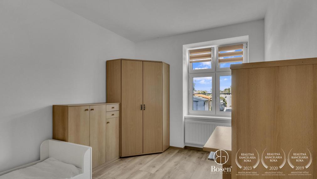 BOSEN | priestranný 3 izbový byt v centre mesta Malacky, Radlinského