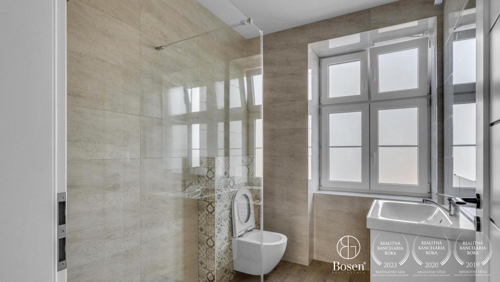 BOSEN | priestranný 3 izbový byt v centre mesta Malacky, Radlinského