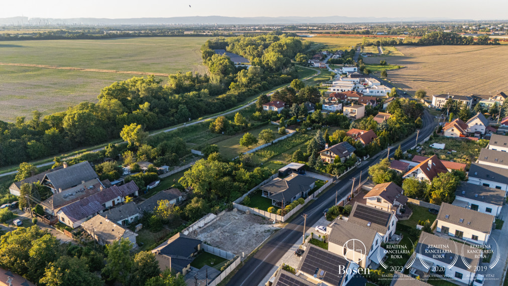 BOSEN | Ideálny pozemok s projektom na 3 izbový dom, Kalinkovo